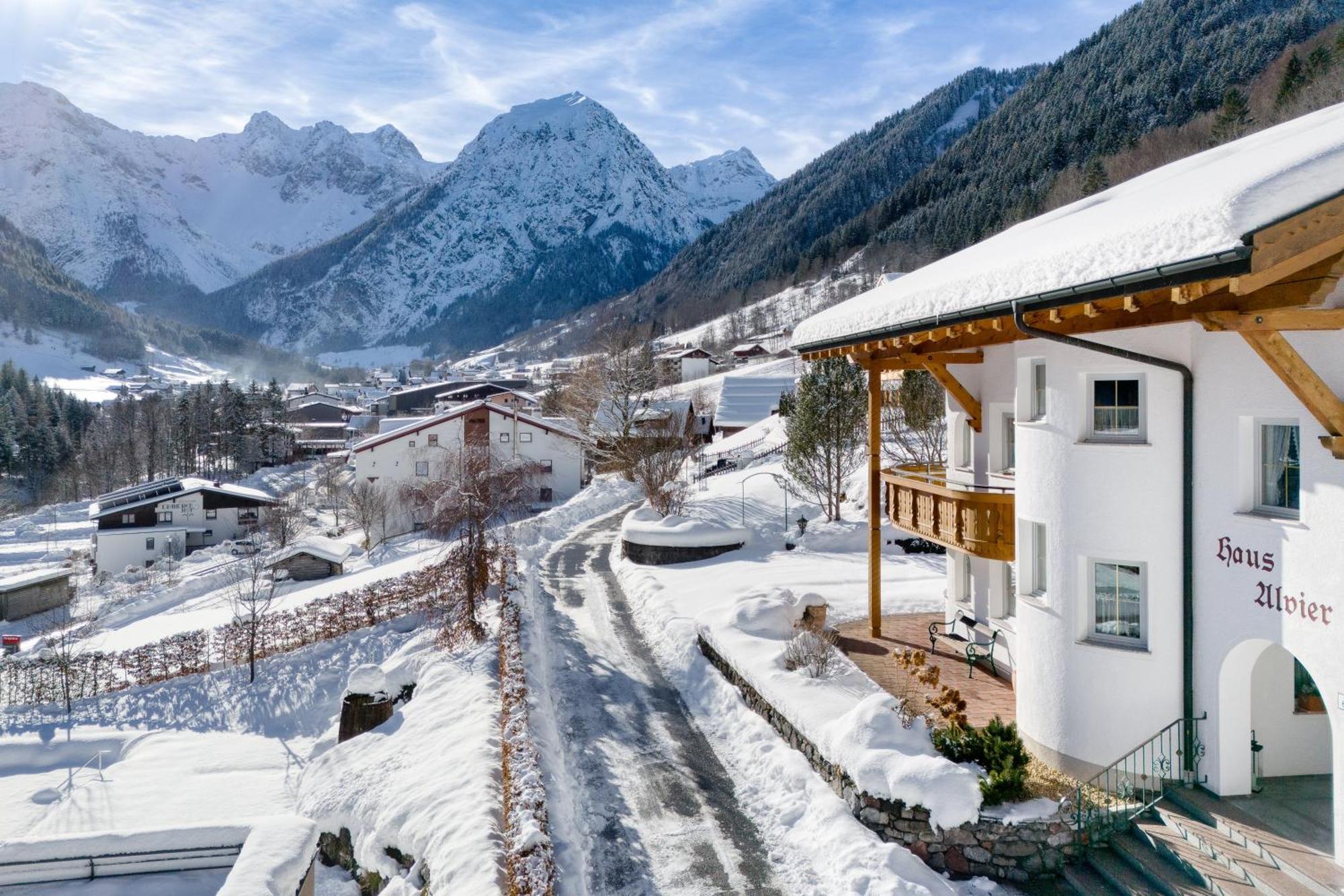Haus Alvier By A-Appartments ブラント エクステリア 写真